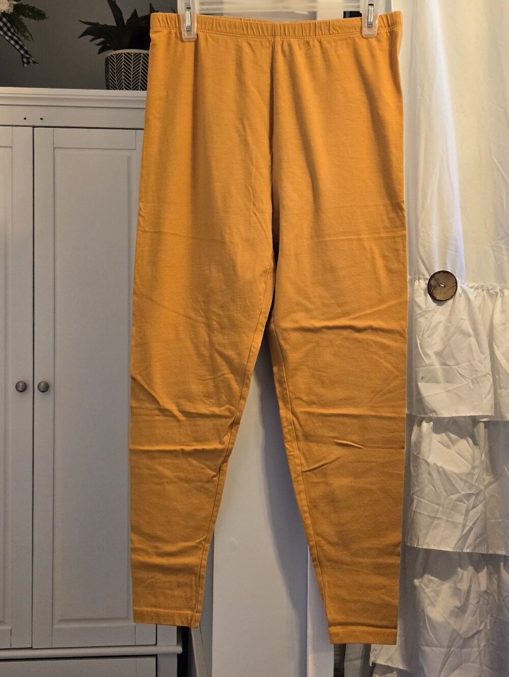 Women's Stretch Leggings in Mustard Yellow